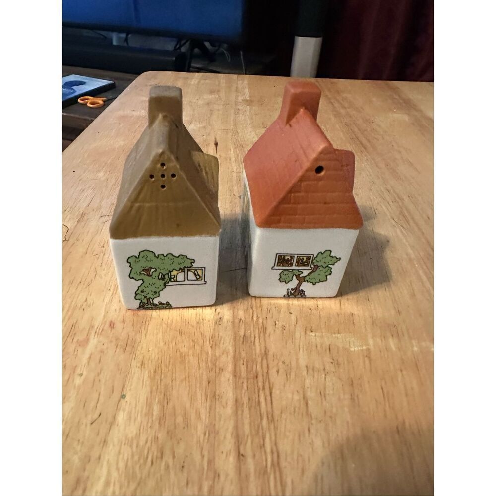 Vintage Wade England Village Stores Salt and Pepper Shakers Cruet Set - Picture 4 of 6